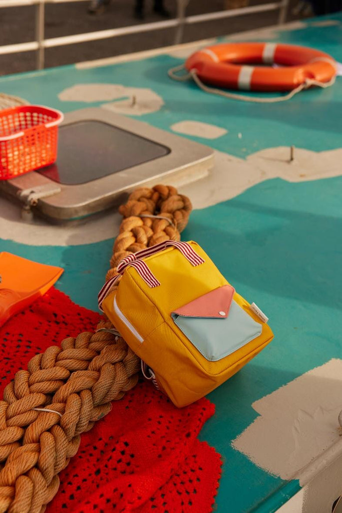 Rugzak small - Envelope Submarine yellow