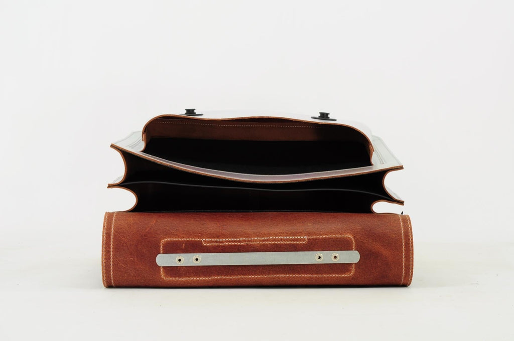 Lederen schooltas met magneetsluiting - Silver