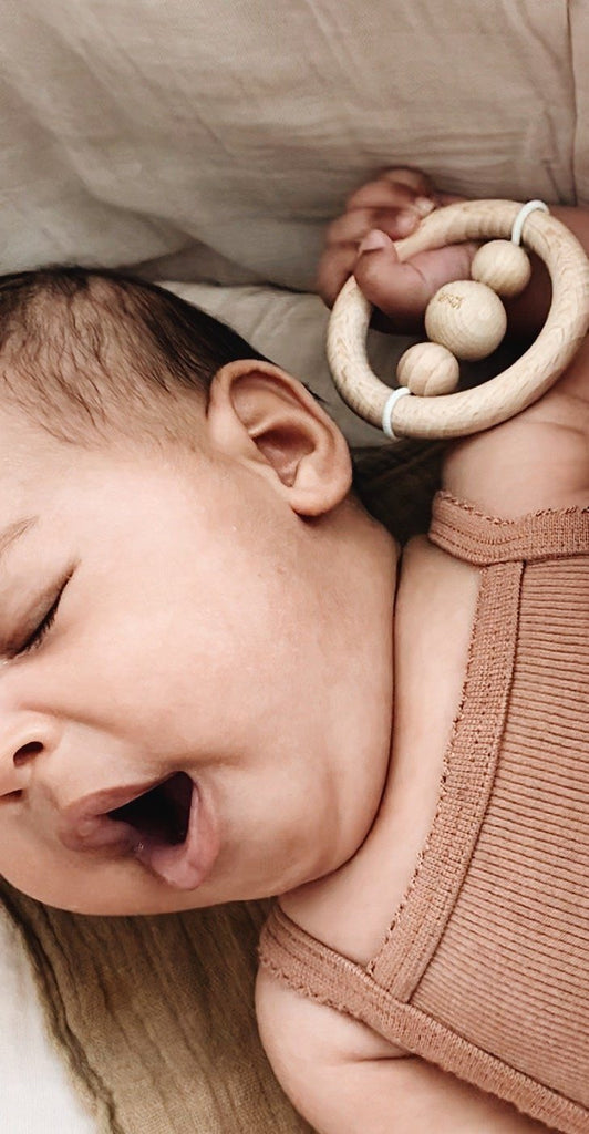 BEZISA - Houten bijtspeeltje - Natural