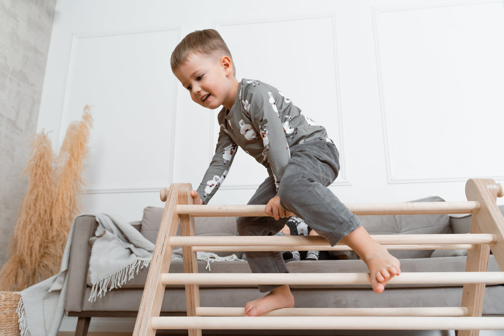 Escalier pour enfant – Triangle de Pikler